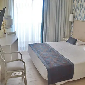 https://ouril-hotel-julia.cape-verdehotels.com